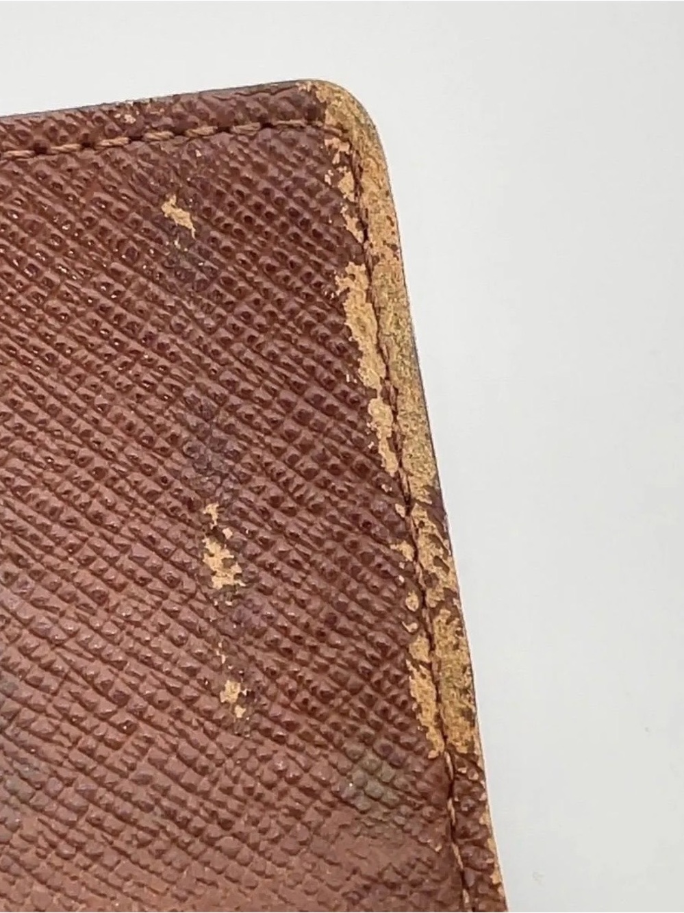 Louis Vuitton Monogram
Multicles 6 Key Case - Picture 5 of 6